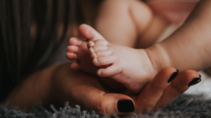 5 Ways to Help New Moms (That Really Make a Difference)